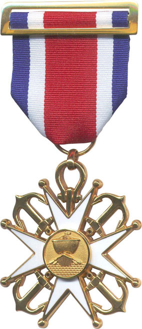 CONDECORACION GRAN CRUZ DE SERVICIO A BORDO