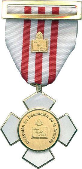 MEDALLA DIRECCION DE EDUCACION DE LA ARMADA 1° CLASE